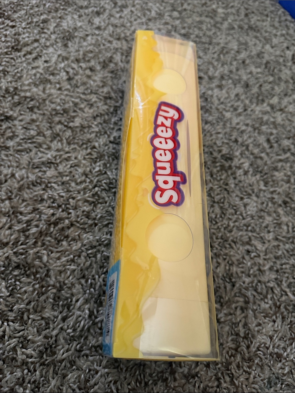 Sunny days Squeezy butter squishy - Picture 4 of 5